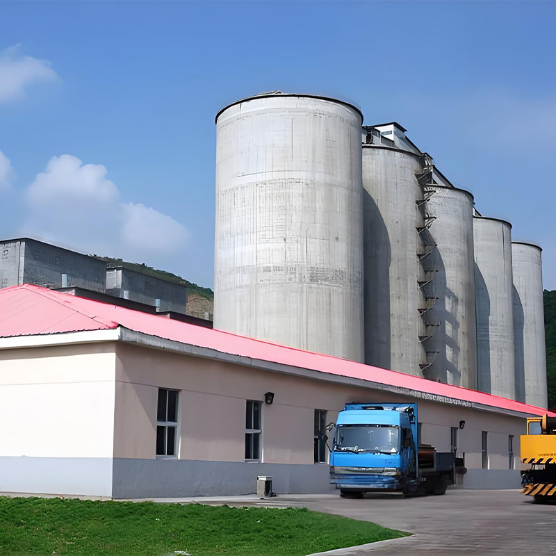 Cement grinding station